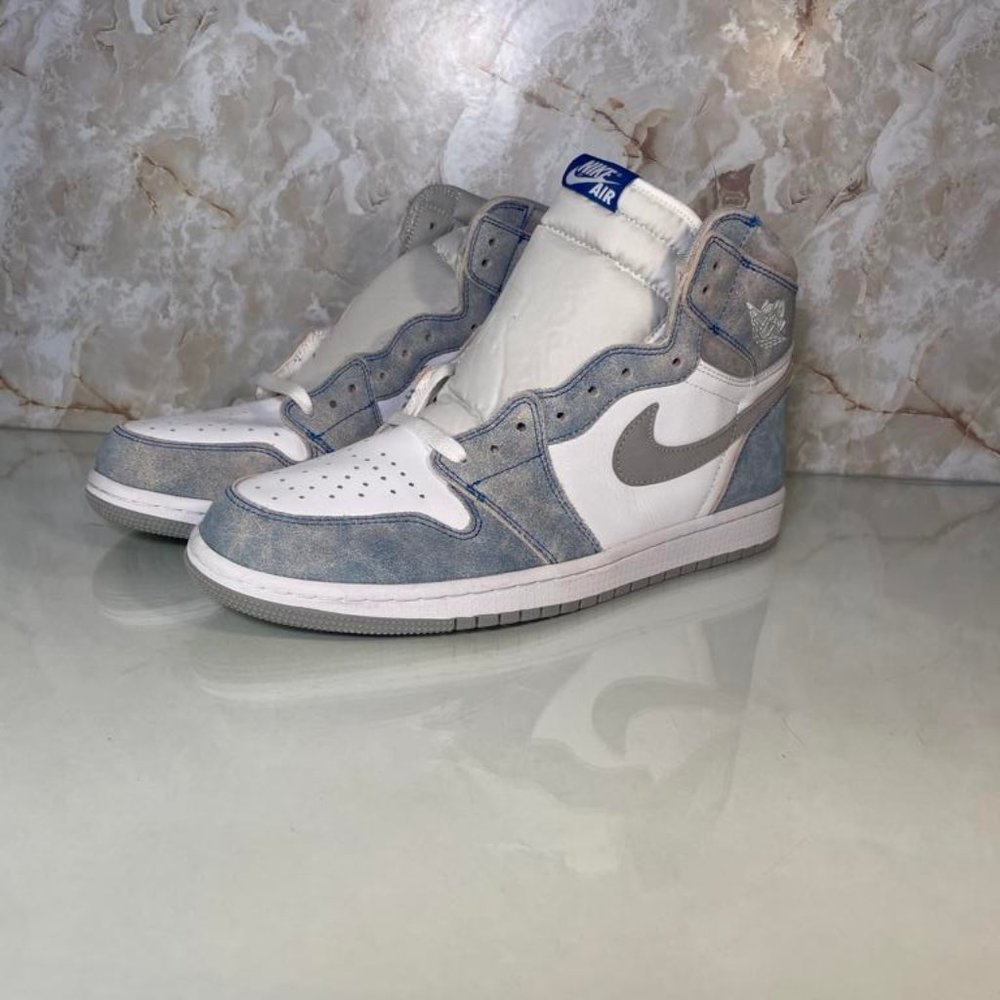 Jordan 1 Hyper Royal(UA) Size 12